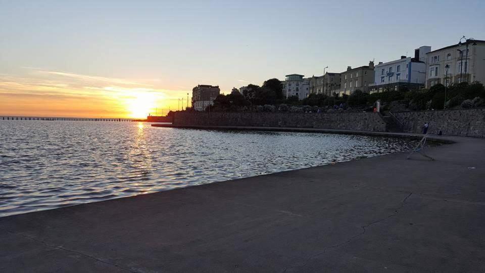 The York Hotel Weston-super-Mare Bagian luar foto